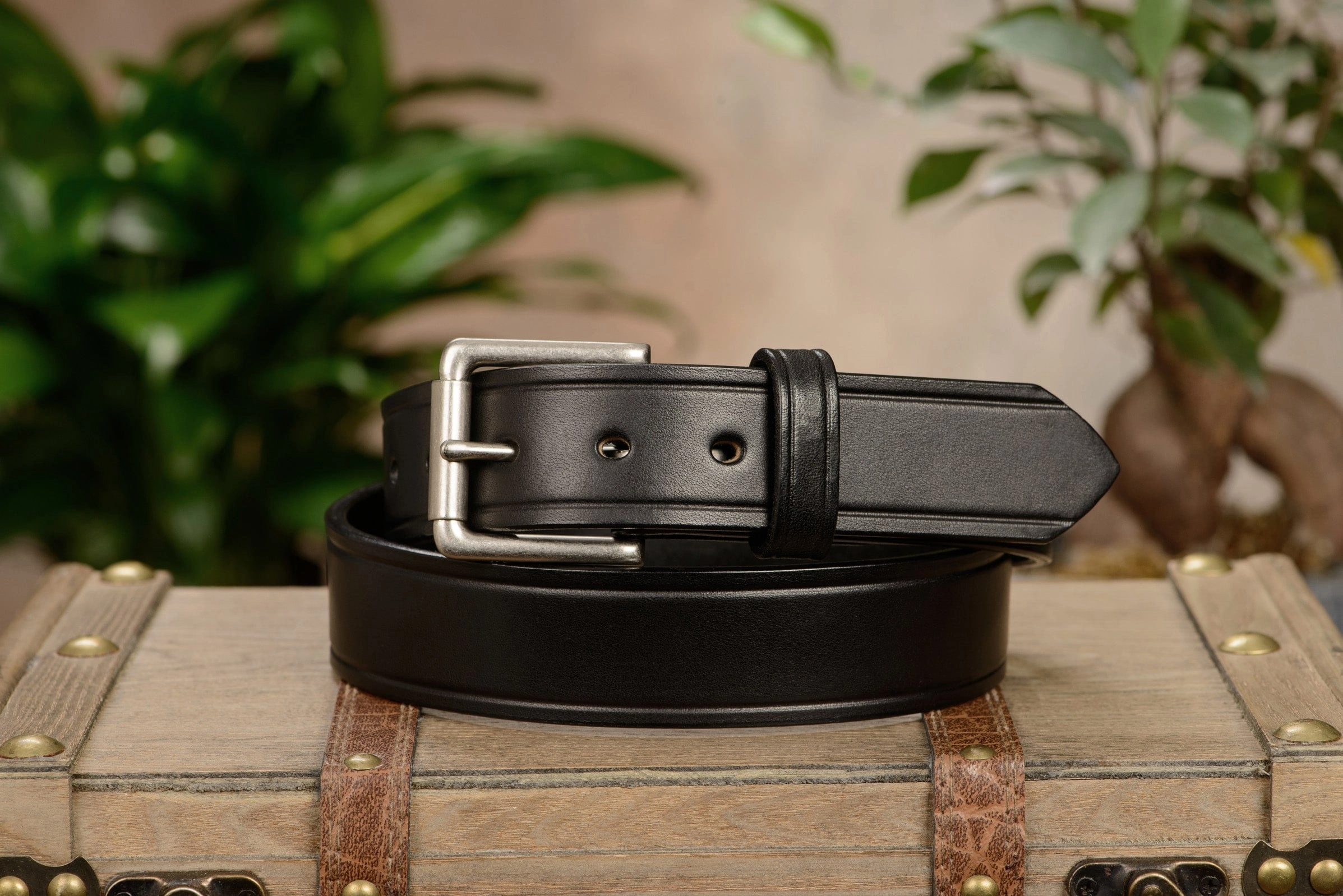 The Maverick: Men's Black Creased Accent Leather Belt 1.50"